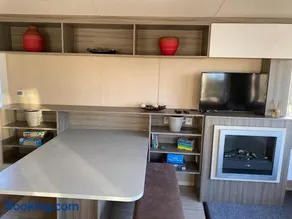 Rockley Park Private Caravan apartment - Image 5