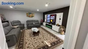 EV-Green Luxury Retreat, Fully Renovated & Comfort - Image 4