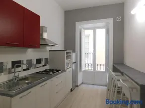 Contemporary Apartment in Trapani, 50 m² with Balcony - Image 1
