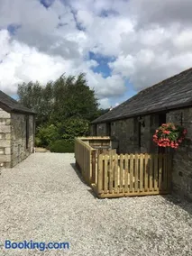 Maple & Beech Barns - Image 2