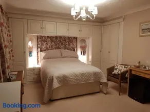 Barn Court Bed and Breakfast - Image 4