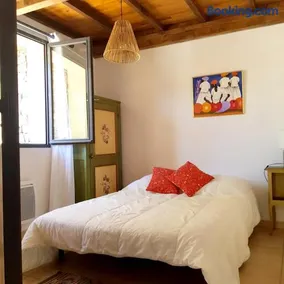 Agréable maison de vacances avec barbecue, jardin et terrasse | Vue jardin - Image 3