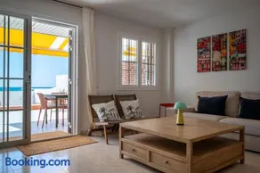 AT148 Frente la playa, jardín privado, vistas mar - Image 1