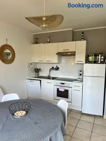 11 Les Pins Penchés - Image 1