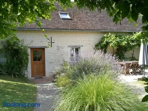 Gîte authentique à Brizay avec jardin privé et piscine - Image 1