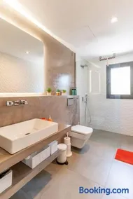 The Orange House, Barcelona, Luxury Villa - Image 2