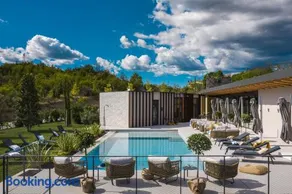 Floria Glamping Garden - Image 5