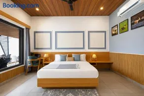 ELIVAAS Signature Puvalgarh Farms Thistle Cottage-style Suite with Shared, Pool, Dining, Garden & Outdoor Sit-out Near Sitabani Gate - Image 1