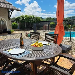 Charmante maisonnette avec piscine partagée - Image 3