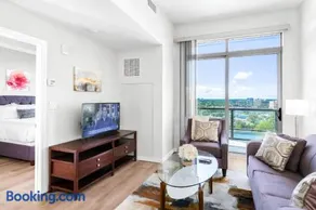 Luxury Apartment In Harbor Point - Image 1
