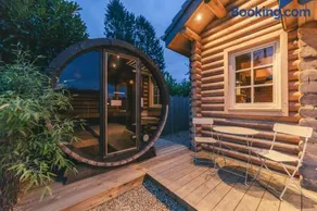 Cosy Cottage w/ Jacuzzi in Amazing Region - Image 3
