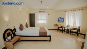 Collection O 30093 Hotel Om Shiv Rajdhyax Tower - Image 3