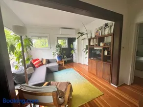 Craftsman Home Near Light Rail - Image 2