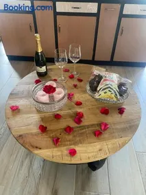 Suite romantique & spa Prova - Love room - Rétroprojecteur Netflix - Image 5