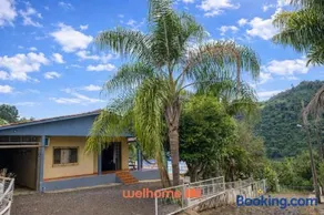 Casa em Chapeco com Piscina e Vista da Montanha - Image 1