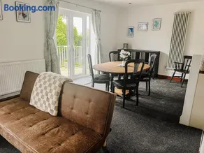 Three bedroom village home, near Grimsby and Cleethorpes - Image 3