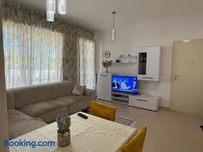 Beach apartment at Gjiri i Lalzit, Lura 3 - Image 2