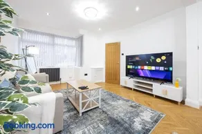 Entire home next to Trafford Centre - Image 5