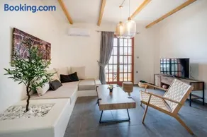Jonathan City Apartment - Image 2