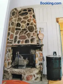 Enkel stuga utan elektricitet och rinnande vatten mitt i skogen - Image 2