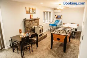 Hunter Haven - Luxury Cabin Near Mountain Ski Resort - Image 4