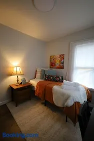 Grand millennial Style UW Cap Hill EV - Image 3