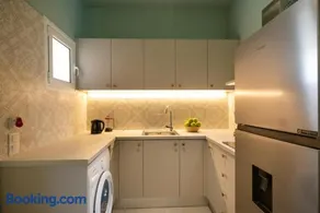Niki Studios & Apartments - Image 2