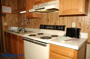 Carolina Landing Camping Resort Cabin 14 - Image 2