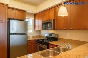 Marina Del Rey Beach Retreat w Hot Tub, Billiards & Grill - Image 3