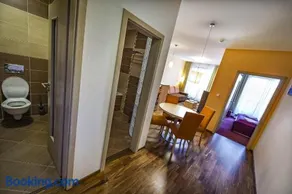 Crocus Apartments 310, 507 - Image 4