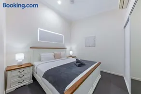 Tropical Resort Apartment - Image 1