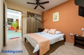 Hotel El Cocobolo Food&Rest Room 5 B&B WiFi AC Pkg Free Swimmingpool - Image 2
