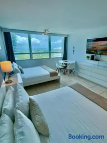 Creative Inn Apt 1519 Studio Bay View - Image 1