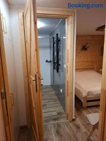 Willa Julia-pokoje w centrum, ogród, sauna, grill - Image 2