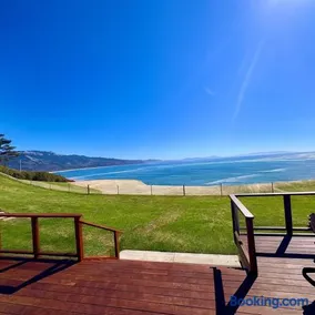 Spectacular Bolinas Oceanfront Retreat - Image 3