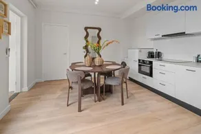 Private apartment w small garden, airco, kitchen - Image 2