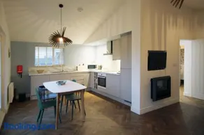 Woodpecker Lodge - Brook Meadow - sleeps 4 plus 2 - no pets - Image 4