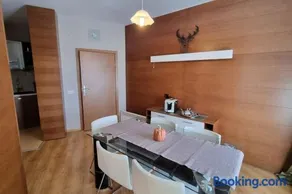 BH & Semiramida Ski Apartment - Image 2