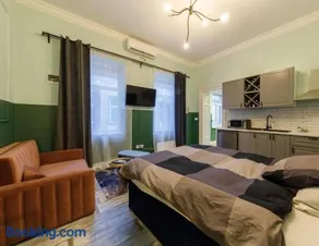 Cozy Modern Studio - Image 3
