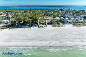 Fins to the L eft by Anna Maria Life Vacation Rentals - Image 3