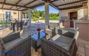 Two-Bedroom Holiday Home In Valtura - Image 2