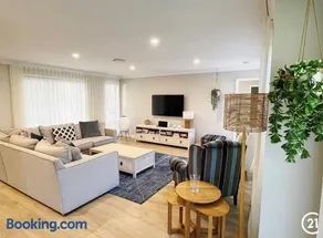 Coastal Comfort at Salamander Bay - Image 2