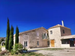 Chambre cosy avec terrasse sur la colline boisée, parking privé, jardin, calme, climatisation, 10 mn pont du Gard num7 - Image 1