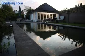 Gardenhouse with private jacuzzi & private sauna - Image 3