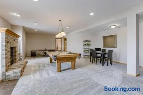 Spacious Pool House with tons of amenities! - Image 2
