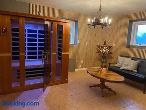 Family Fun Pool Sauna Lake - Image 3