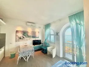 Alba Sul Mare Beach Apartment - Image 1