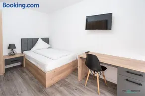 Louis Apartments - Image 5