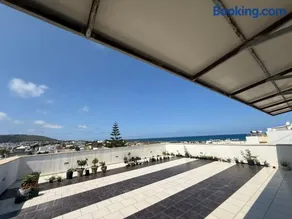 Horizon bleu terrasse vue mer panoramique - Image 2
