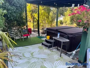 Unique Dream Villa on the Island with Hot Tub, Pool & Pond - Image 2